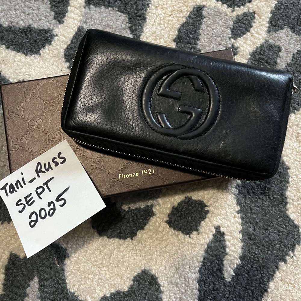 Gucci Black Leather soho with tassel wallet